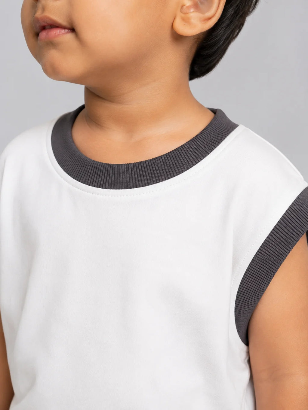 Oversized Sleeveless Tee: Coconut white with Grey