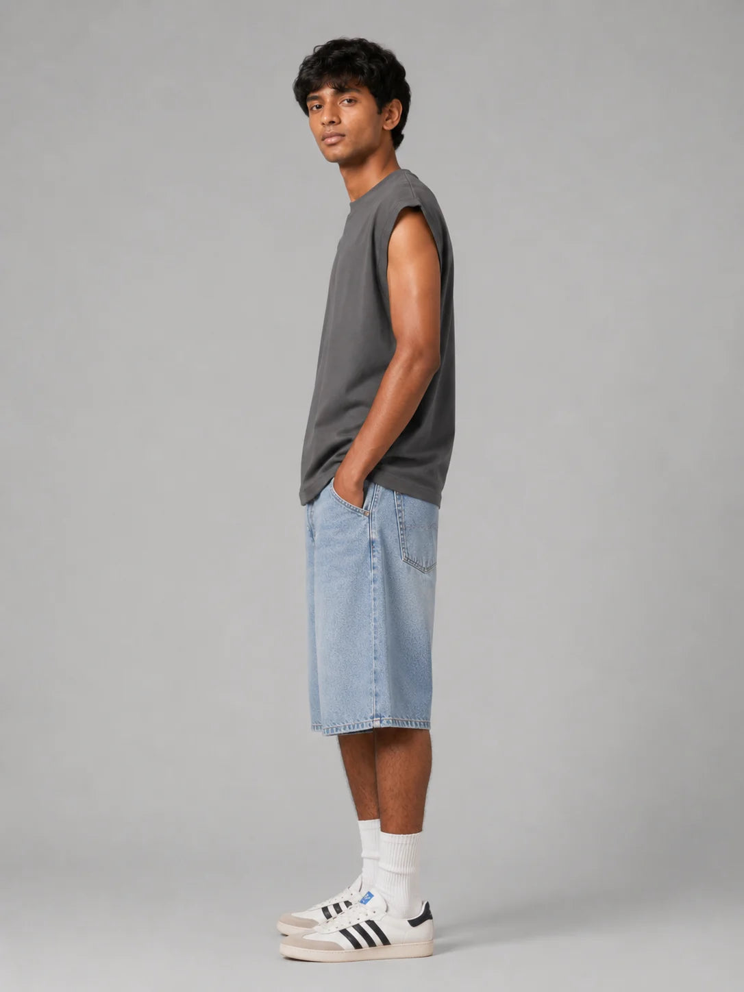 Relaxed Fit Vest: Grey
